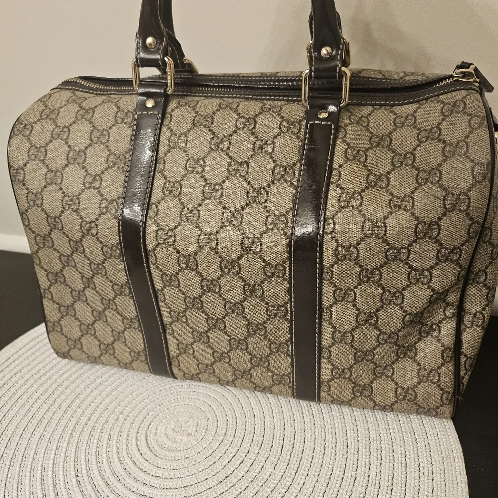👜 Gucci GG Supreme Boston Satchel